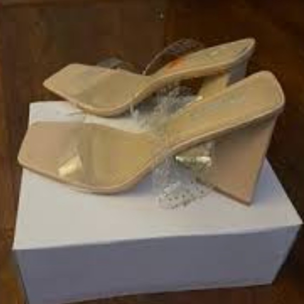 Mudd Clear and Nude Slip on Sandals Size 10